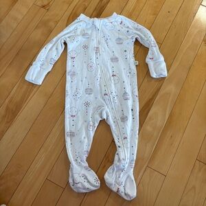 Perlim PinPin Bamboo Footie PJs White Christmas Balls Ornaments Baby Size 6m